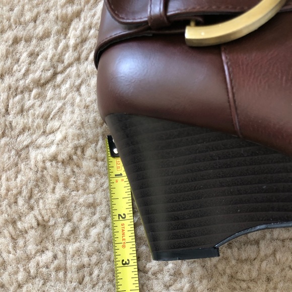 JOURNEE COLLECTION Buckle Detail Wedge Boots 7.5M - Picture 9 of 13